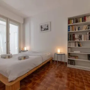 https://grand-appartement-lumineux-pour-2-a-4-personnes-a.fr-provencehotel.com