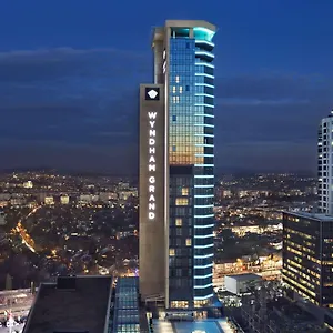 Wyndham Grand Levent & Conference Center Отель