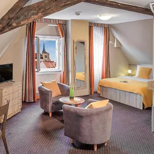*** Hotel 