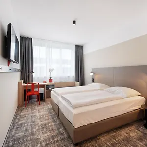 Wyndham Garden Messe Hotel Monaco di Baviera