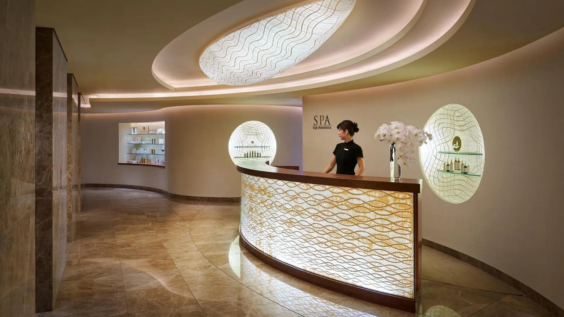 *****  The Peninsula Tokyo Hotel Japan